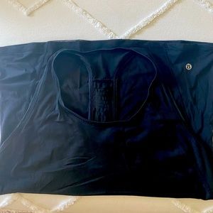 Women lululemon razorback tank, mesh material